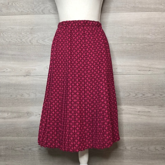 Banana Republic Dresses & Skirts - NWT Sheer Pleated Skirt by Banana Republic